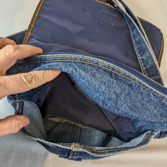 Beautiful boho denim bag with faux leather trim! Excellent used condition! - Picture 9 of 15